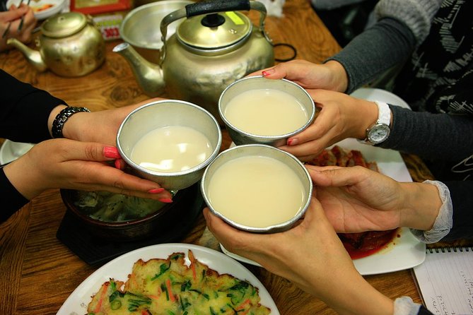 Private Jeonju Hanok Village - Culinary tour - Jeonju Hanok Village: roof edges and ondol heating you can picture