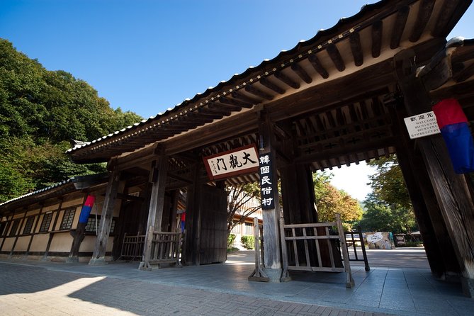 Private Korean Folk Village, Suwon Starfield Libarary&Hwaseong - Park Young Sook Yo Ceramics: learn pottery from a master