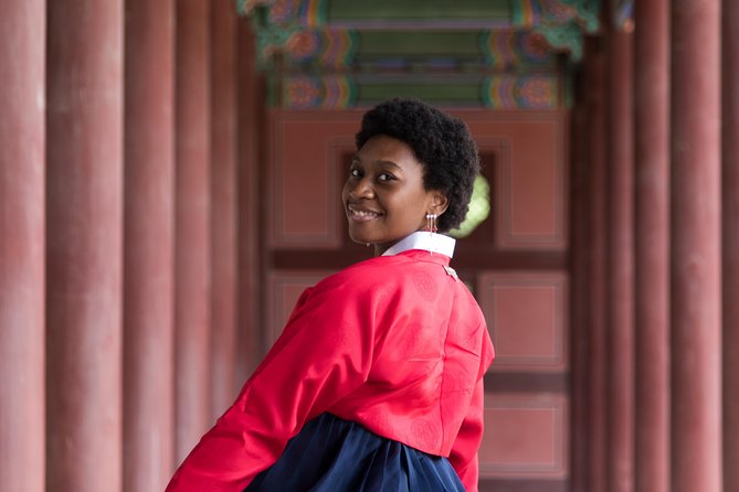 Private Palace Photo Shoot in Seoul with a Photographer - Your Photographer’s Job: Posing, Locations, and “Make It Look Like You Meant To”