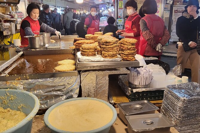 Private Seoul City Tour Palace, village, temple, market - Stop 4: Ikseon-dong Hanok Street, Old Houses, Modern Life