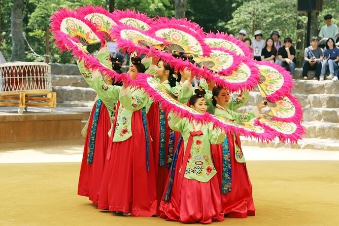 Private Tour around Suwon UNESCO Fortress and Korea Folks Village - Why Suwon and the Folk Village Fit Together So Well