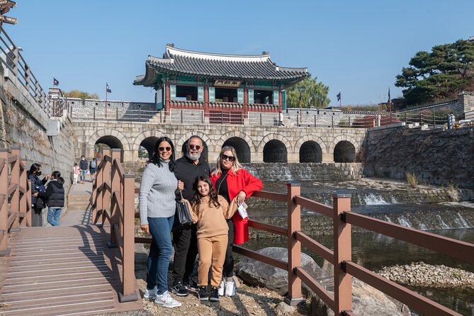Private Tour around Suwon UNESCO Fortress and Korea Folks Village - Hwaseong Haenggung Palace and the 11:00 Martial Arts Performance