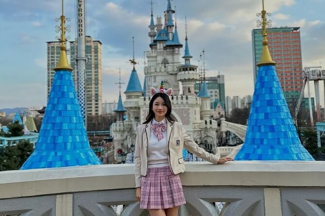 Private tour Lotte World,Tower,Aquarium(All Tickets are included) - Lotte World: Indoor Adventure and Outdoor Magic Island in One Go