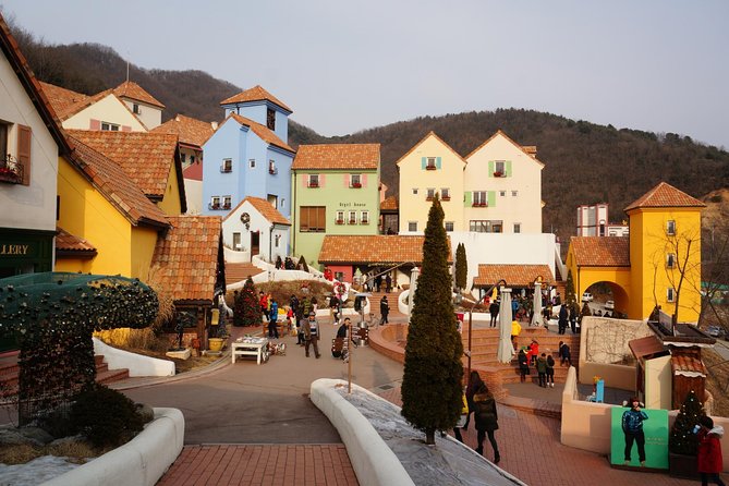 Private Tour Nami Island with Petite France 'and/or' The Garden of Morning Calm - Lunch and comfort: included fuel that keeps the day enjoyable