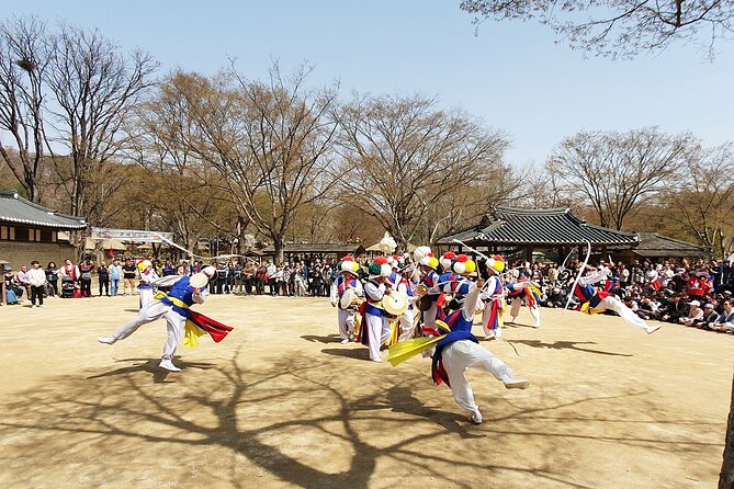 Private Tour : Royal Palace & Traditional Villages wearing Hanbok - The Private-Group Format: Why It Matters (Especially in Seoul)