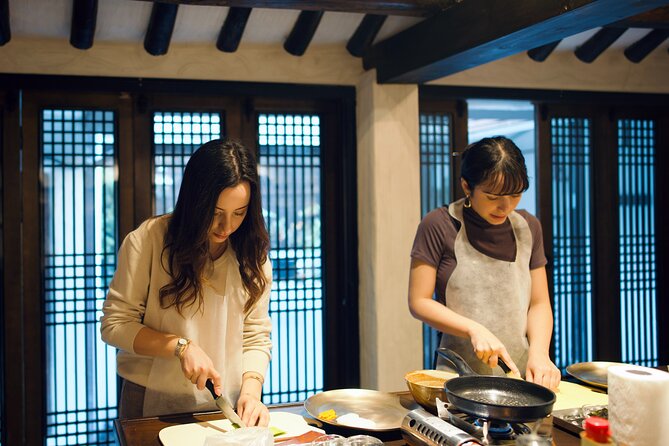 Royal Seoul Cooking Class in a 100-Year-Old Hanok - Chef Park teaching style: hands-on, funny, and focused on your plate