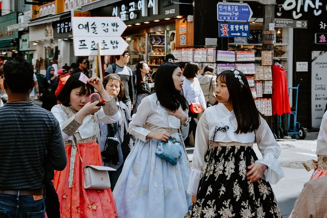 Seoul Art Tour with a Local Expert: 100% Personalized & Private - Insadong-gil: Where Art Shows Up as Shopping, Food, and Street Energy