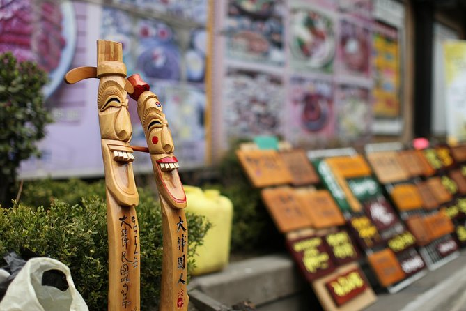 Seoul Art Tour with a Local Expert: 100% Personalized & Private - Starting in Jongno: The Route Begins Where Seoul Feels Old and Current