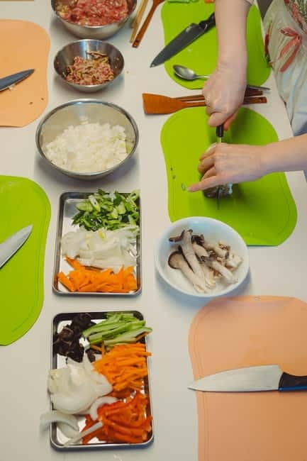 Seoul: Authentic Korean Cooking Class and Market Tour - Value check: is $69 fair for 210 minutes in a home?