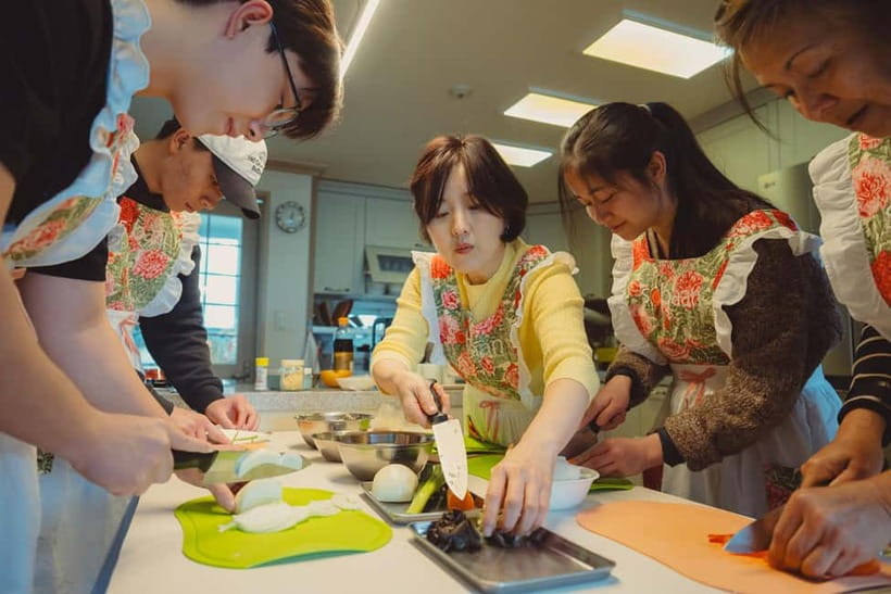 Seoul: Authentic Korean Cooking Class and Market Tour - Should you book this Seoul cooking class?