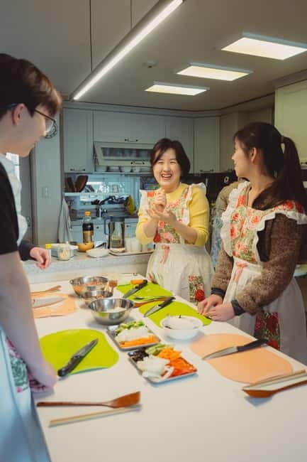 Seoul: Authentic Korean Cooking Class and Market Tour - The market tour: how to shop like you actually cook Korean food