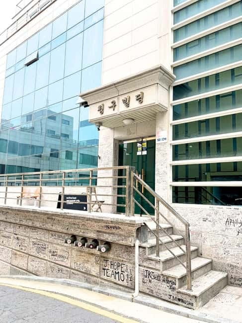 Seoul: BTS K-Pop Star Footsteps Journey ARMY Fan Day Tour - Guides, small groups, and why this tour feels different from solo searching