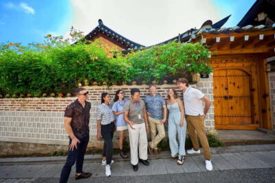 Seoul: Bukchon Village, Gyeongbokgung, Gwangjang Market - Bukchon Hanok Village: classic alleys, quick context, great photos