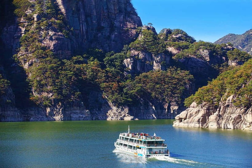 Seoul: Chungju Cruise, Cable Car & Cave Kayak Adventure Tour - Leaving Seoul for Chungju: the easiest kind of countryside day
