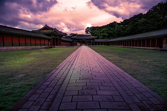 Seoul City Walking Private Tour (3hours) - Jogyesa Temple first: a peaceful start in the city