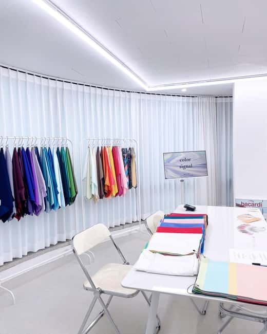 Seoul: Color Analysis - Entering the color analysis process in Myeongdong