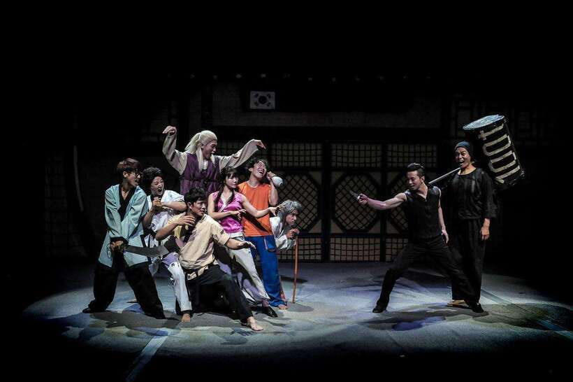 Seoul: Comic Martial Arts Performance JUMP Show Ticket - On-stage action: Taekwondo, taekkyun, and gymnastic stunt work