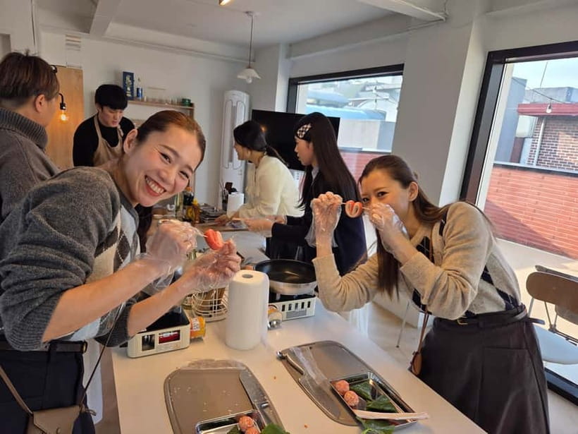 Seoul: Cooking Class and Tour with Michelin-Trained Chef - What You’ll Eat: Jeon, Makgeolli, Soup, and Side Dishes