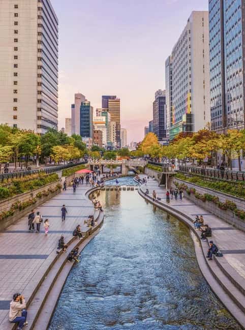 Seoul Day Tour: Gyeongbok Palace, Bukchon, Gwangjang Market - Bukchon Hanok Village: hanoks, narrow lanes, and story-meets-history