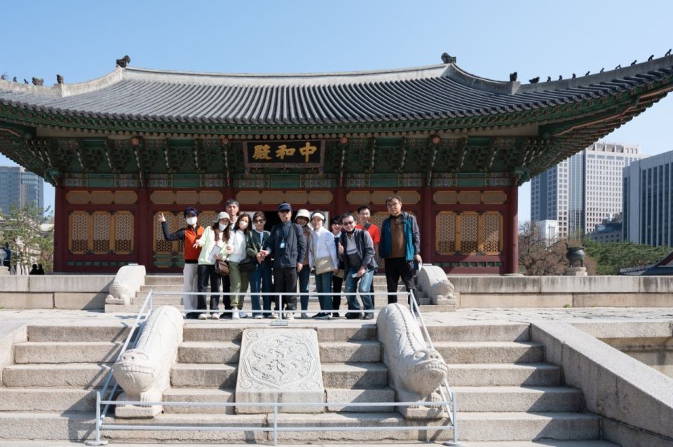 Seoul: Deoksugung Palace Heritage Walking Tour - Deoksugung Palace: Where Joseon Power Meets Seoul’s Global Turn