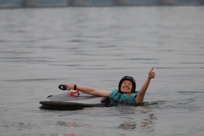 Seoul : Efoil & Windsurf Experiences in Han River - Stop 1: Locker Time And A 10-Min Orientation That Sets You Up
