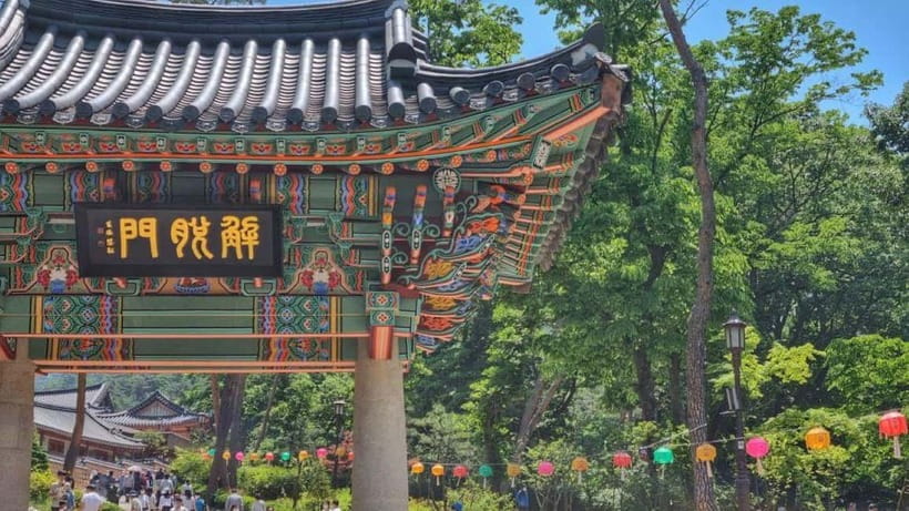 Seoul Full-Day City Tour: Hanok Village, Scenic Routes - Guides: Sabrina and Sky set the tone