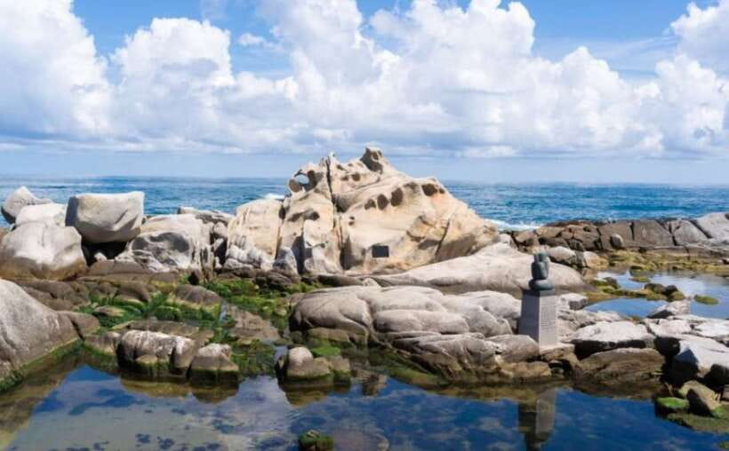 Seoul: Gangneung BTS K-Pop & K-Drama Filming Locations Tour - Jumunjinhaesuyokjang and the Goblin filming mood