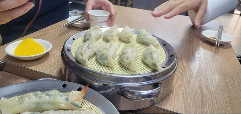 Seoul: Guided Food & Market Tour with 8+ Tastings - The teahouse finish: herbal tea and rice cake in a calm setting