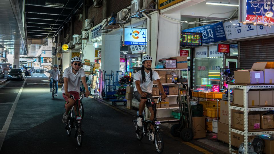 Seoul: Guided Small Group V.I.P Morning Pedicab Tour - The first stretch: Cheonggyecheon to Gwanghwamun Gate (short, focused, useful)