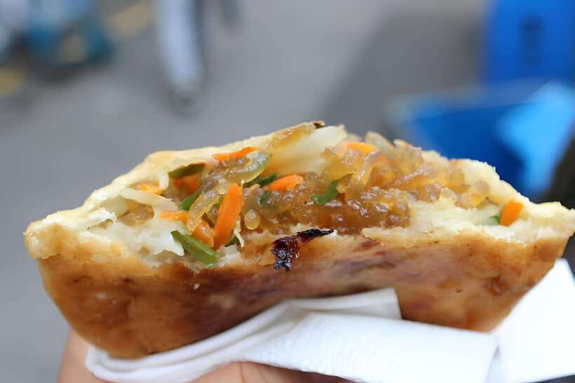 Seoul: Guided Street Food Tour at Namdaemun Market - Why Namdaemun street food works better with a guide