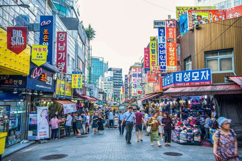Seoul: Guided Street Food Tour at Namdaemun Market - Namdaemun Market: your first hour of street snacks