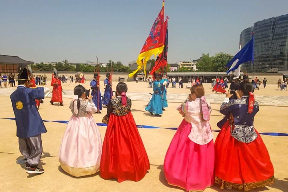 Seoul: Gyeongbok Palace and Bukchon Hanok Walking Tour - Key things you should know before you go