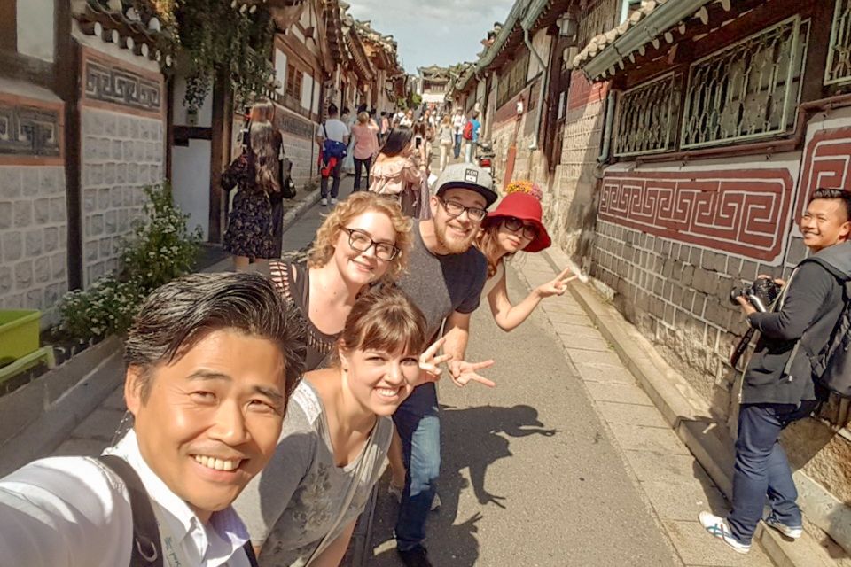 Seoul: Gyeongbok Palace and Bukchon Hanok Walking Tour - Meeting at City Hall Station: the calm start that prevents stress