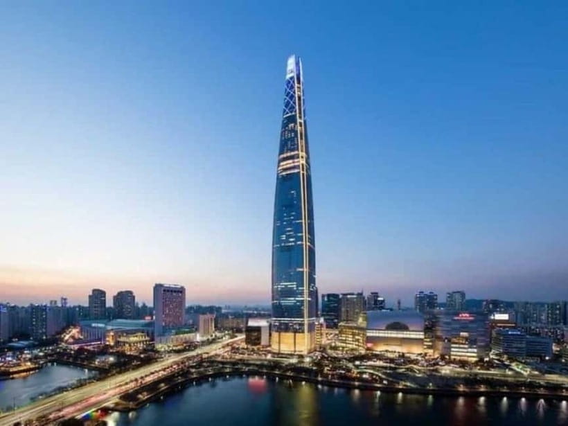 Seoul: Gyeongbokgung, Lotte Tower & Gangnam Trendy Day Tour - Gwanghwamun Square at 10:00: the Royal Guard moment