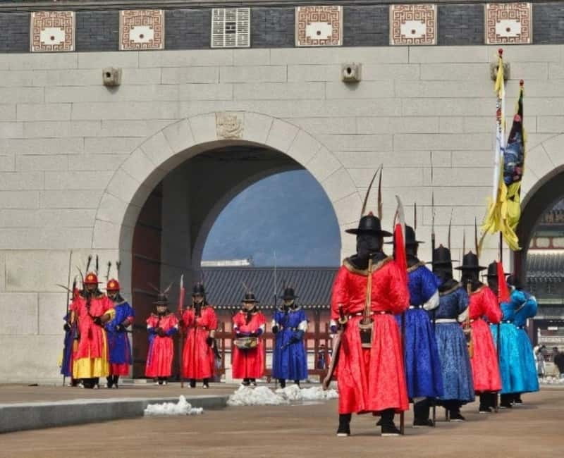 Seoul: Gyeongbokgung, Lotte Tower & Gangnam Trendy Day Tour - Bukchon Hanok Village: classic alleys, practical walking