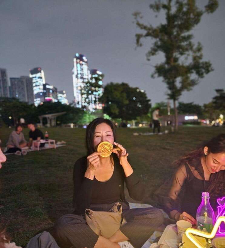 Seoul: Han River Night Picnic & Games with Cruise - Meeting at Yeouinaru Station: Easy Start, No Guesswork