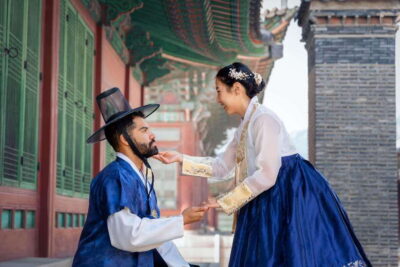 Seoul: Hanbok Photo Tour at Gyeongbokgung Palace - The meeting spot: Daehan Hanbok behind Exit 4