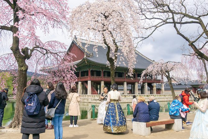 Seoul Highlights & Hidden Gems – Private Tour with Photo Service - Kwangjang Market: Korean Food You Can Turn Into Souvenirs