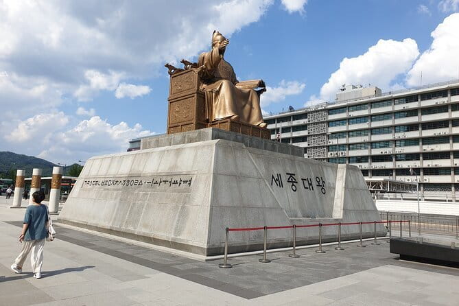 Seoul History Walking Tour - City Hall, Seoul Plaza, and Jeongdong Observatory: Power With a View
