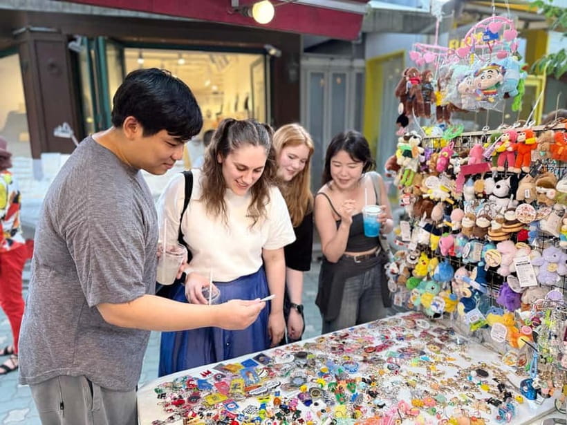 Seoul: Jongno 3-Ga and Ikseon-Dong Tour with Street Food - Jongno 3-Ga Shopping Hour: Souvenirs That Feel Less Cookie-Cutter