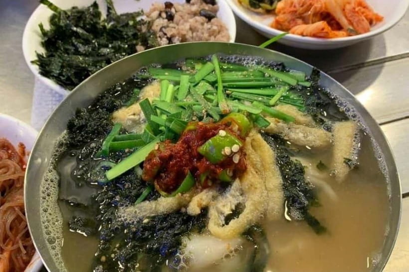 Seoul: Namdaemun Market Food Tour - Accessory Alley: shopping culture without the pressure