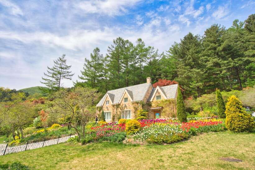 Seoul: Nami Island, Garden and Petite France (opt. Railbike) - Petite France + Italian Village: Europe cosplay with a purpose