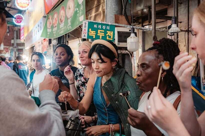 Seoul: Night Market Food Tour with Local Guide - Who this tour suits best in real life