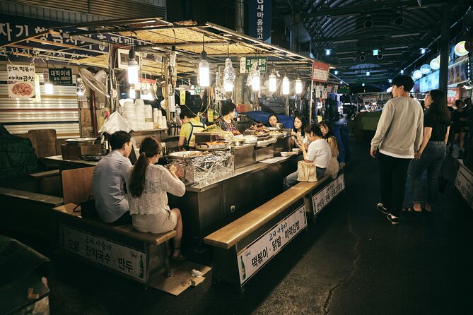 Seoul Night Palace & Market Food Tour with Vehicle - Timing, weather, and what to pack for a 6:00 pm start