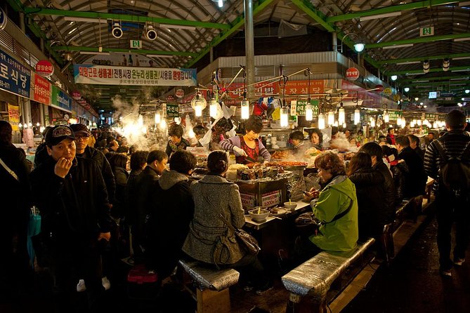 Seoul Night Tour (Gwangjang Market, Royal Palace and Naksan Park) - What Makes the Guides Matter: Shana, Lucy, Moon Young, Kim, and Gina