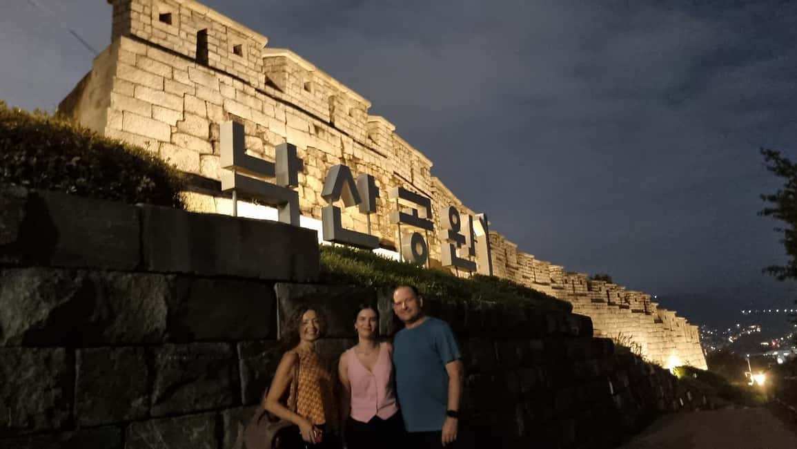 Seoul Night Tour: Naksan Park & Hidden Jems - How the Tour Moves You Between Neighborhoods