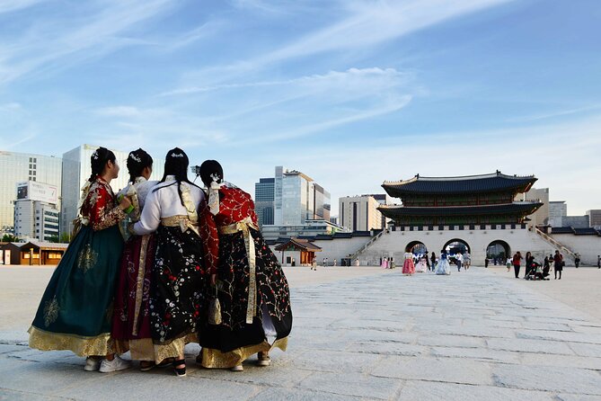 Seoul Night Tour with Han River Cruise and Gyeongbokgung Palace - Gyeongbokgung Palace: your starting point for Joseon-era Seoul