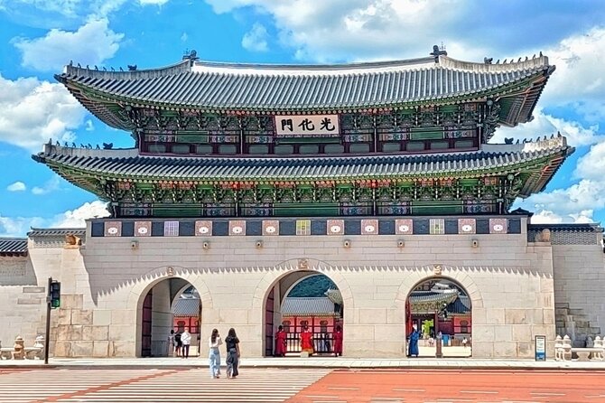Seoul One Day Sightseeing Tour with N Tower and Lunch - Gyeongbokgung Palace and the National Folk Museum Inside