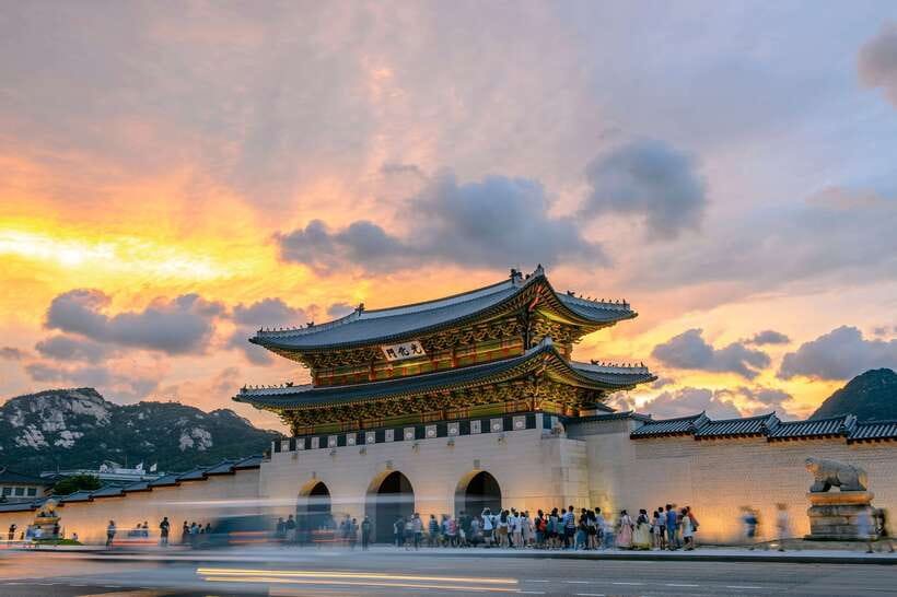 Seoul: Private Car Tour with Licensed Professional Guide - Gyeongbokgung Palace: where the story starts