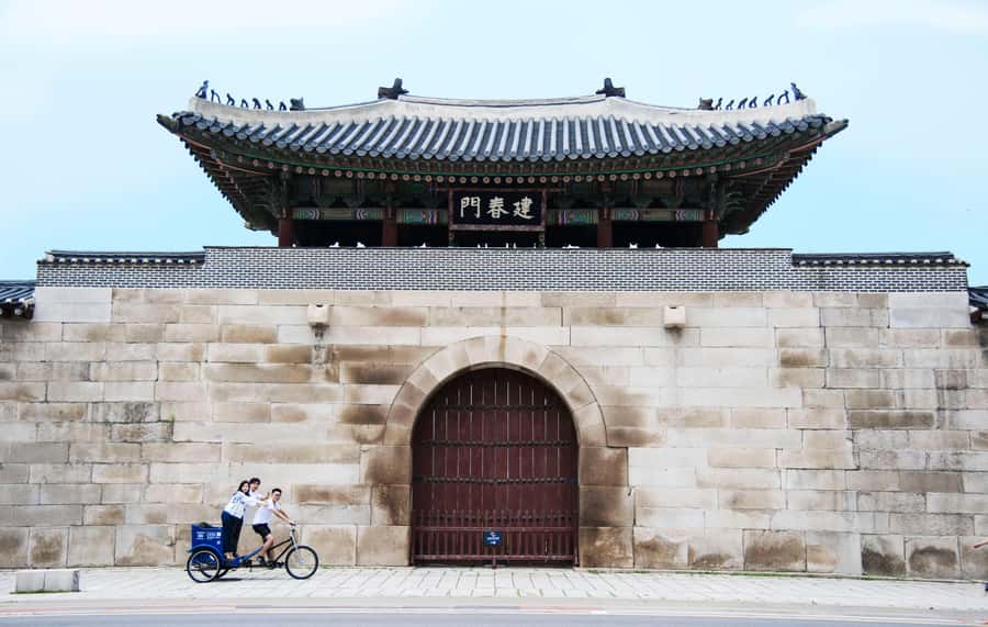 Seoul Private Pedicab Tour : Bukchon Anguk Hanok Village - A private pedicab tour of Bukchon and Seochon in 120 minutes